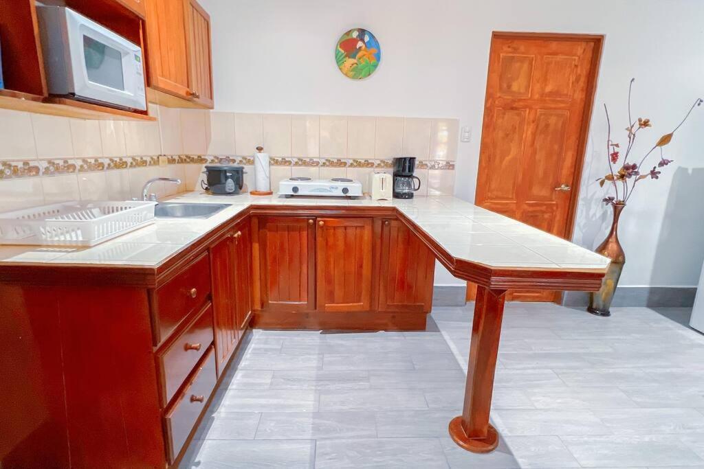 Villa Paraiso Banano 9, Near To The Beach & Pool Apartment *